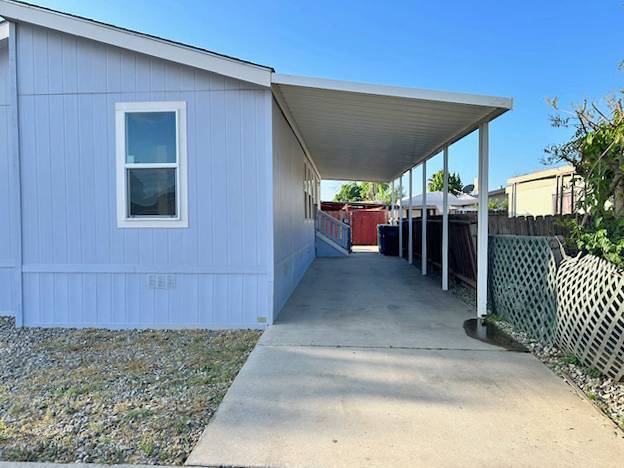 Building Photo - 700 S Shafter Ave