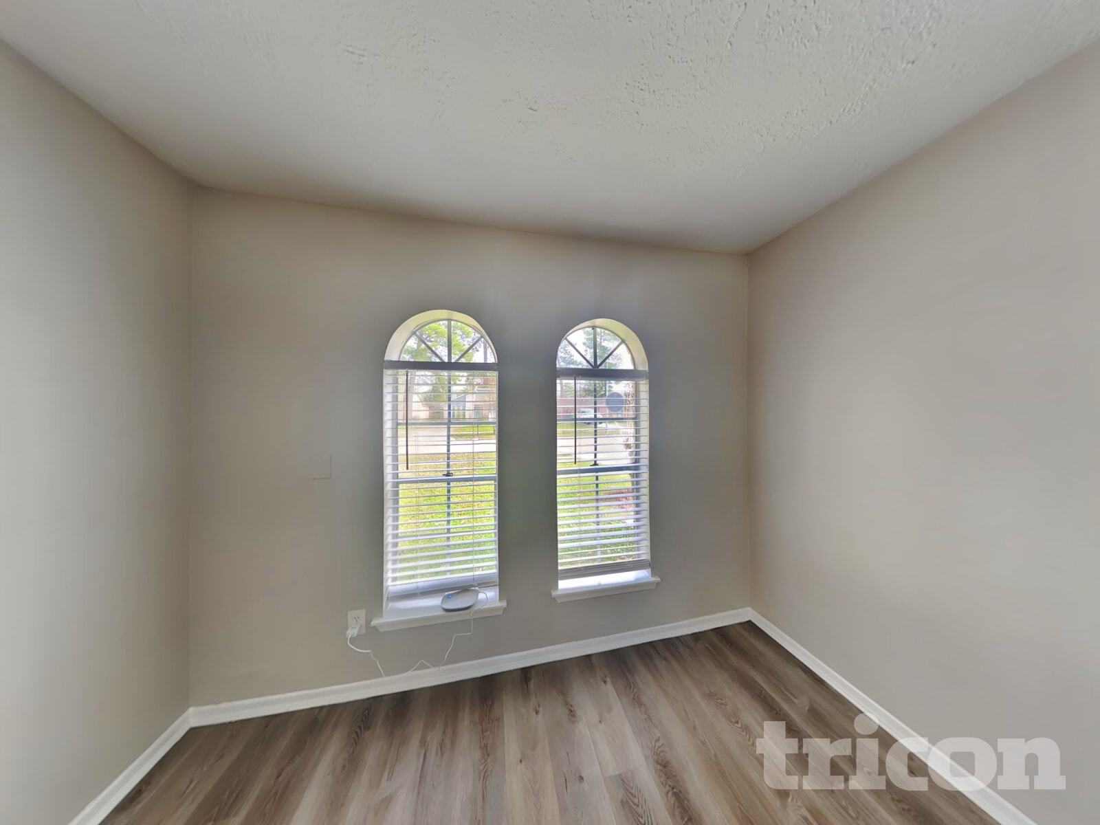 Building Photo - 23827 Beaverwood Dr