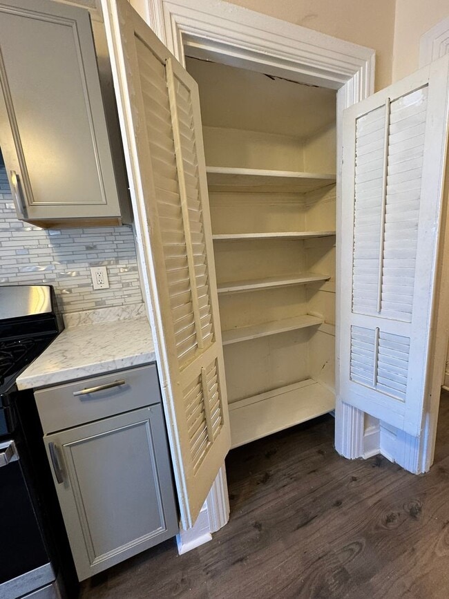 Building Photo - 301 N Catherine St