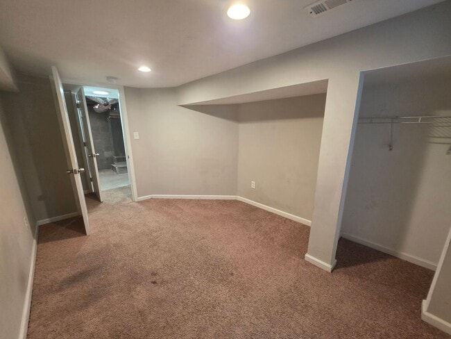 Building Photo - 454 Kling St