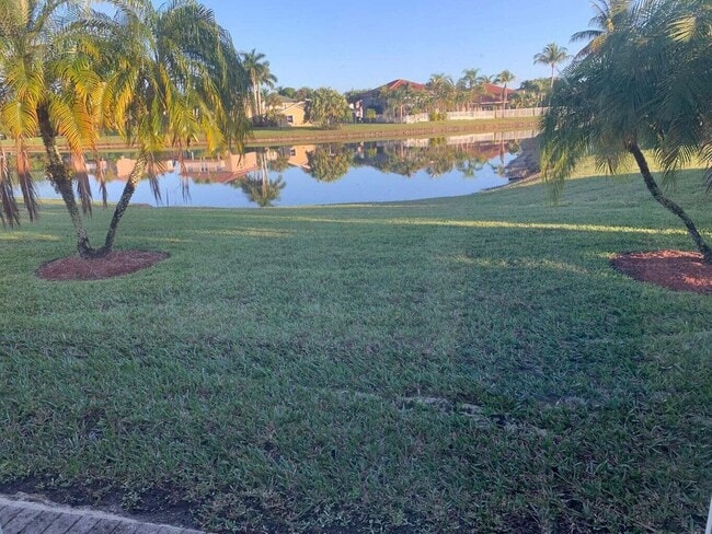 Building Photo - 11301 Edgewater Cir