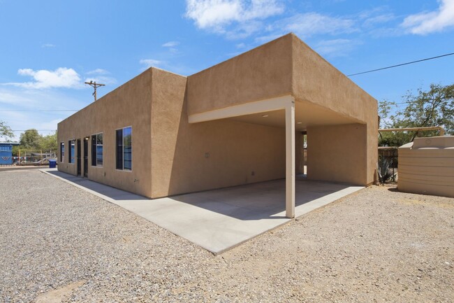 Building Photo - 1303-1313 W. Cedar Street