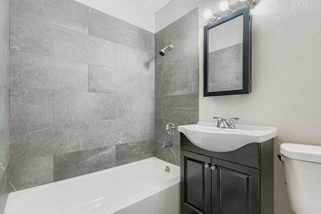 Building Photo - 1129 Valley Manor Ct