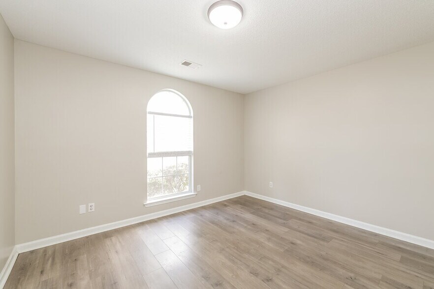 Building Photo - 13202 Claybourne Cove