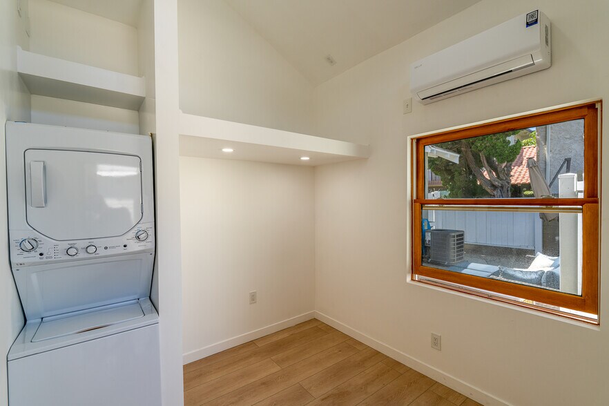 Washer Dryer in Unit - 355 N Colorado Pl