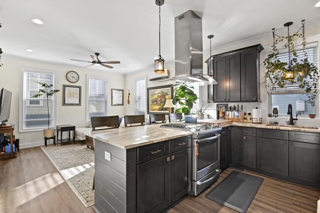 Primary Photo - 782 Rutledge Ave