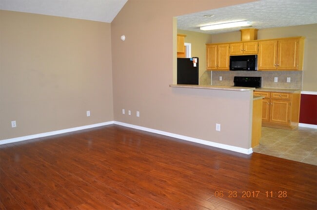 Building Photo - 8 Lincolnshire Ln