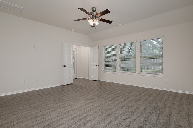 Building Photo - 130 Pioneer Canyon Pl