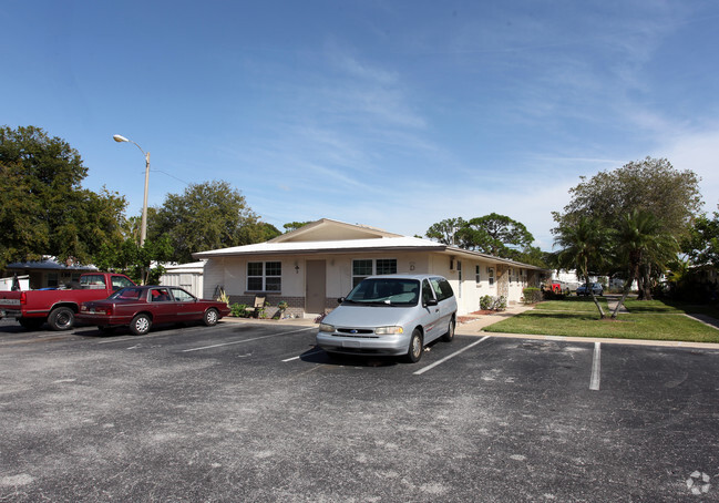 Primary Photo - The Welk Arms Apartments