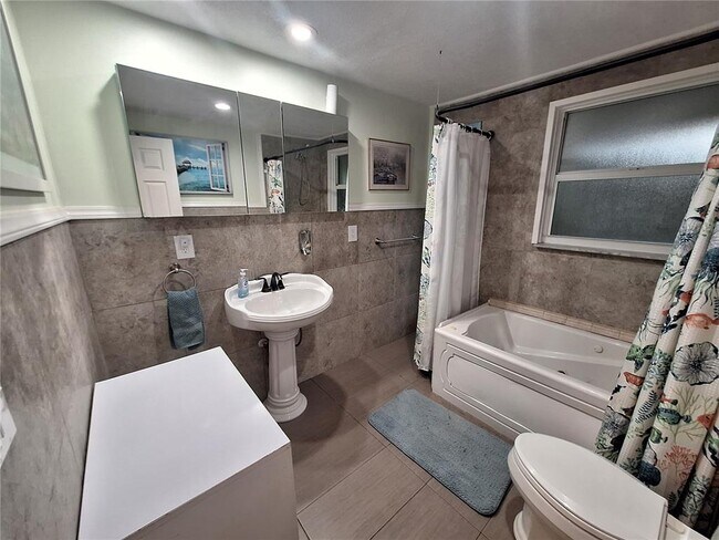 Building Photo - 4050 Yucatan Cir
