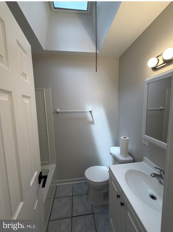 Building Photo - 3628 Genesee Dr