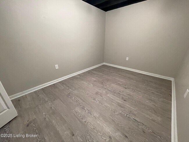 Building Photo - 7308 Buffington Ct