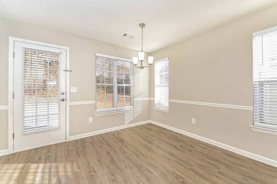 Building Photo - 8560 Guthrie Dr