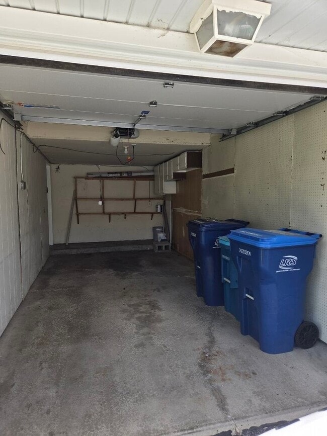 Building Photo - 724 Whitesail Dr