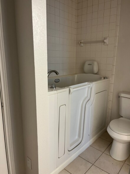 Building Photo - 3023 Oak Ridge Pl