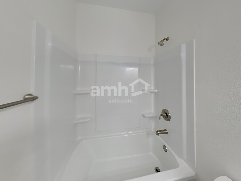 Building Photo - 4518 Birdsong Dr