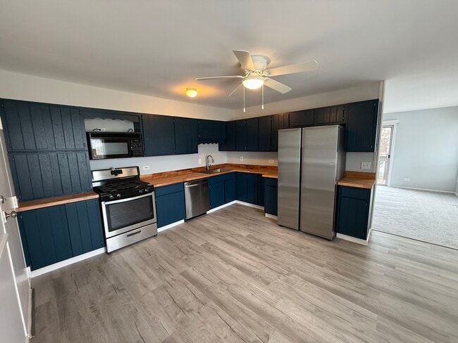 Building Photo - 20137 S Hampton Ct