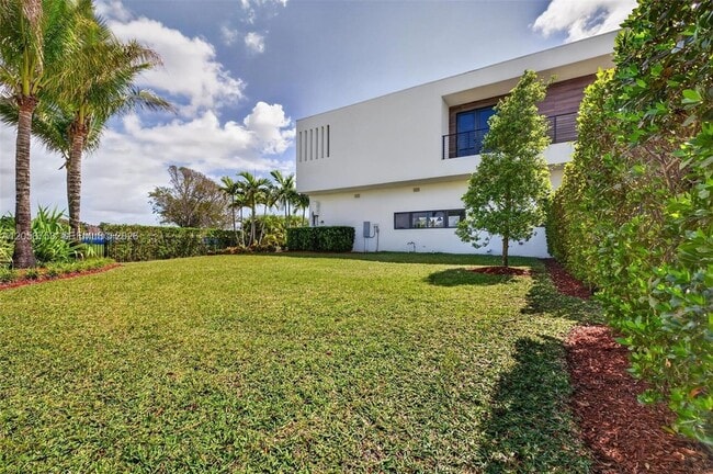 Building Photo - 16709 Botaniko Dr N