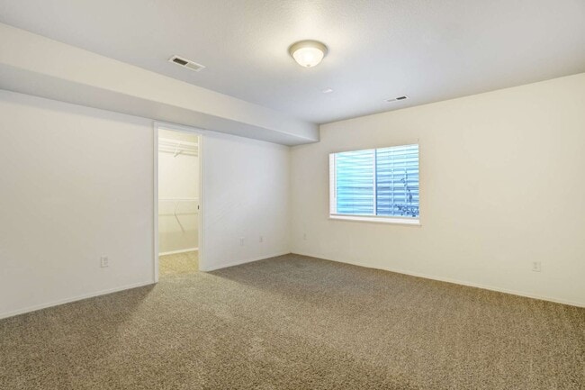 Building Photo - D20 5bdrm Home on Quiet Street in North Colorado Springs Area