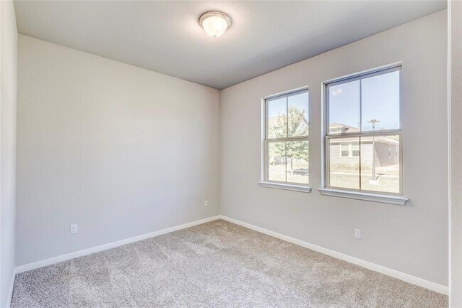 Building Photo - 2533 Pecan Island Dr