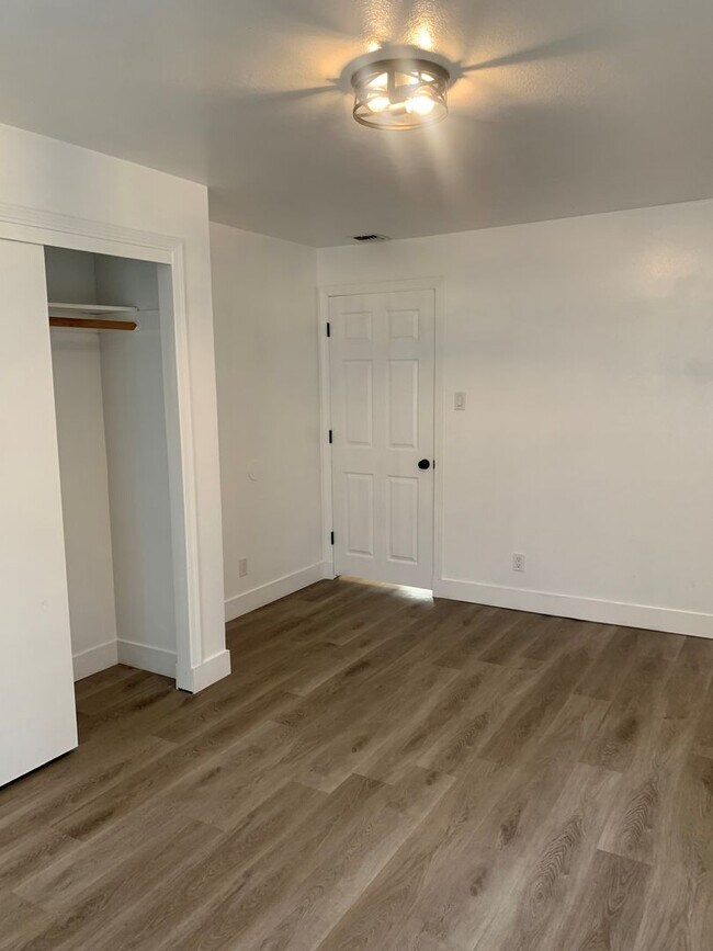Building Photo - 2457 Orchard Way
