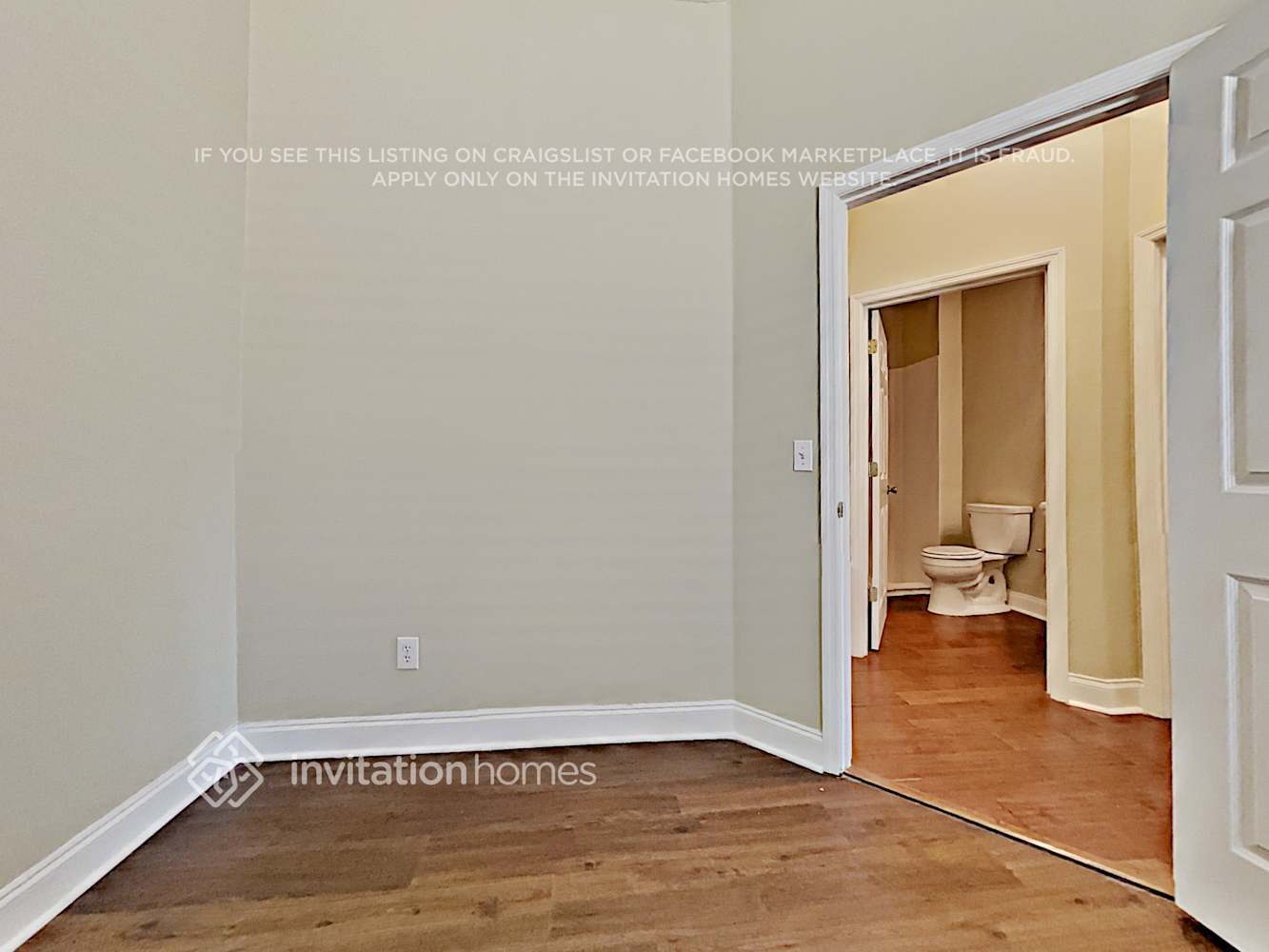 Building Photo - 852 Lakeworth Cir