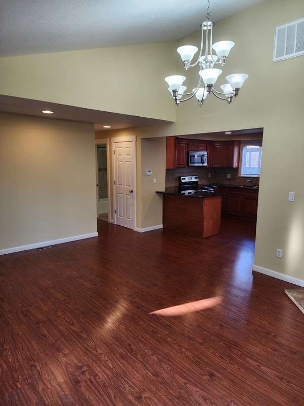Building Photo - 4725 SE 60th Ave