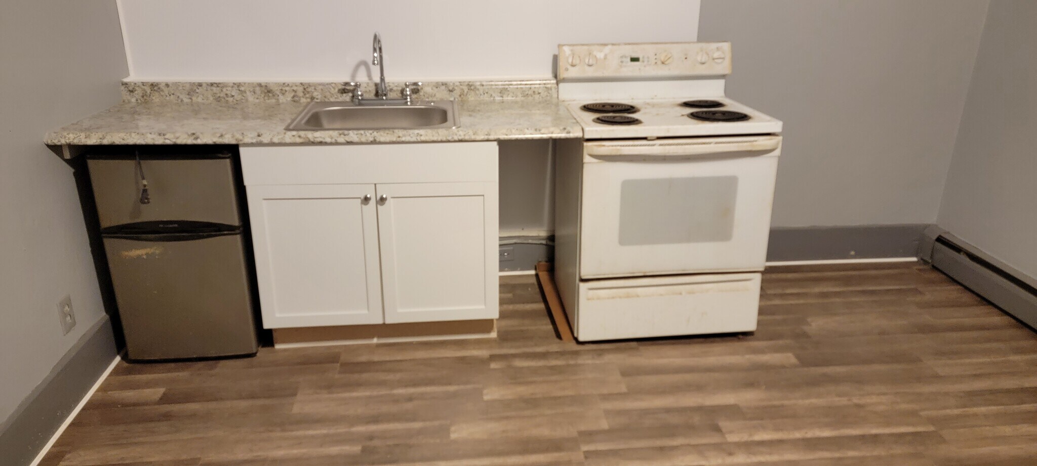 Building Photo - 84 Plain St