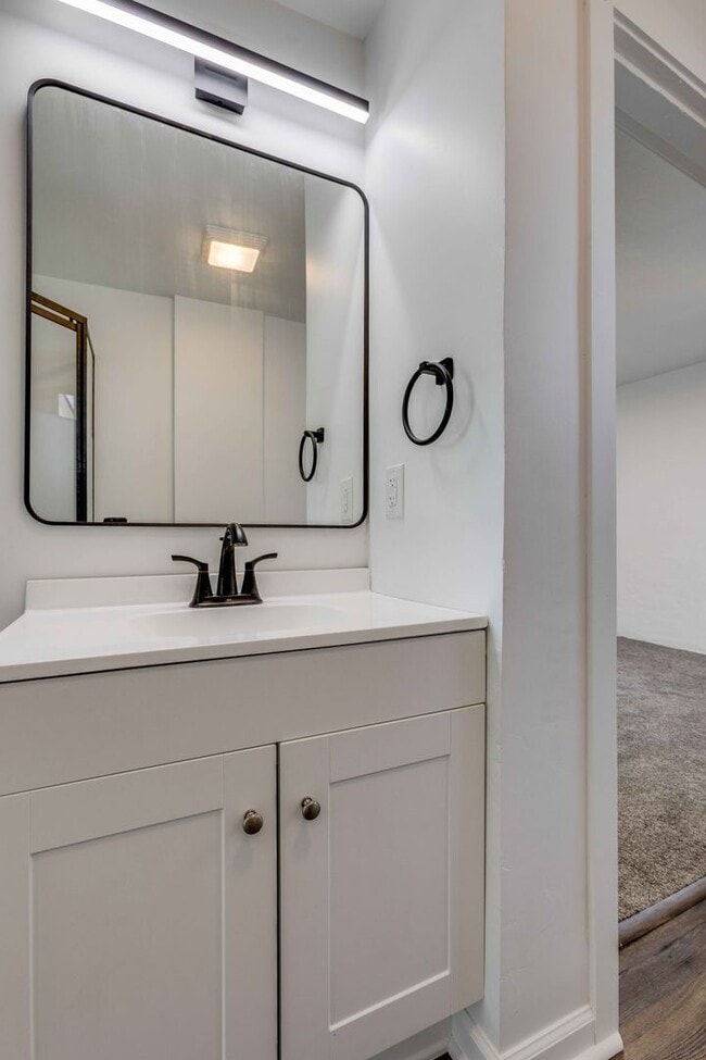 Building Photo - 328 Sweetbriar St