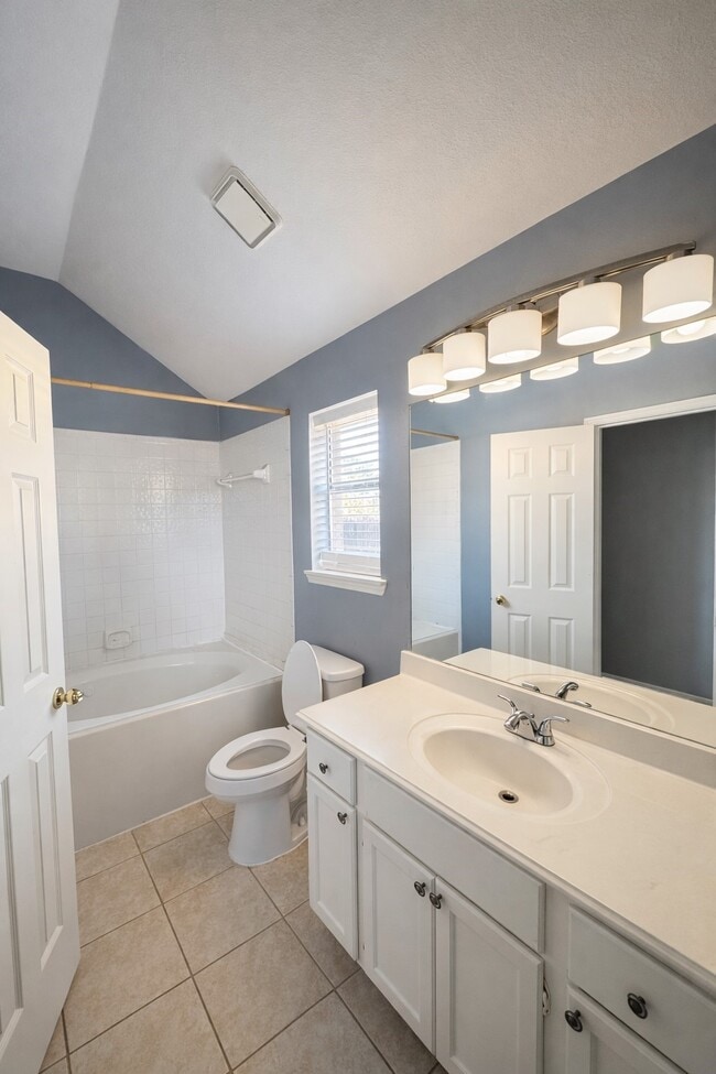 Building Photo - 6415 Autumn Thistle Dr