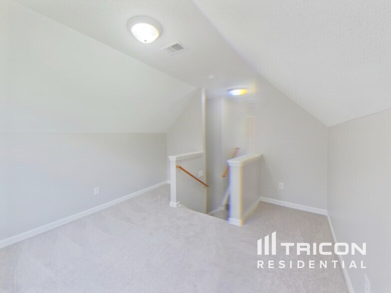 Building Photo - 325 Hampton Ridge Dr