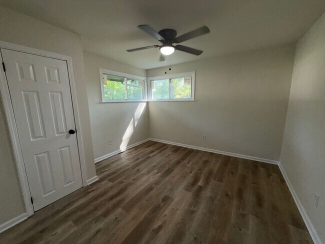 Building Photo - 13091 Lakeridge Dr