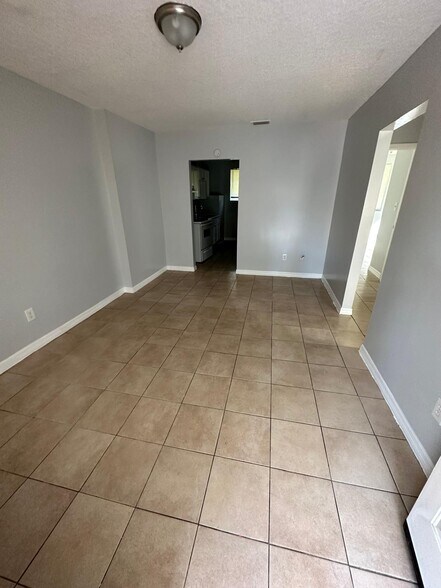 Building Photo - 1579 W 23rd St