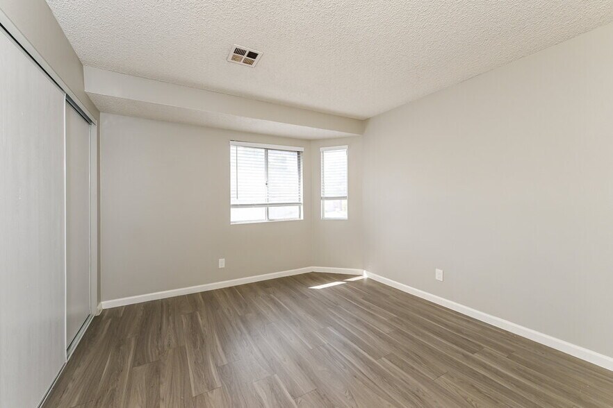 Building Photo - 2811 Cacto Ct