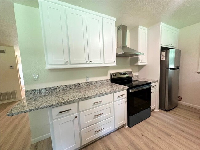 Building Photo - 515 Fallin Ave