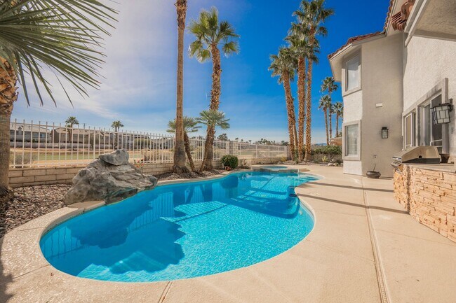 Building Photo - Luxury Home located in Henderson