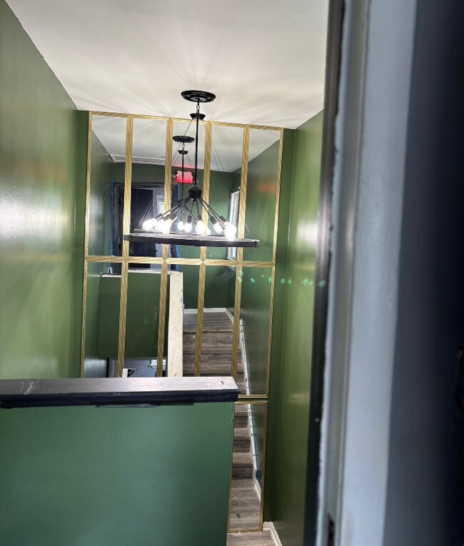 Building Photo - 10624 Mayfield Ave