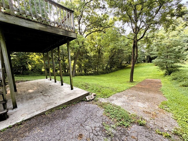 Building Photo - *** AVAILABLE NOW – Rare Downtown Corydon Rental! ***