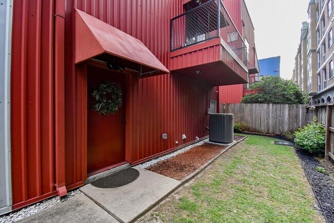 Building Photo - 6114 Grand Blvd