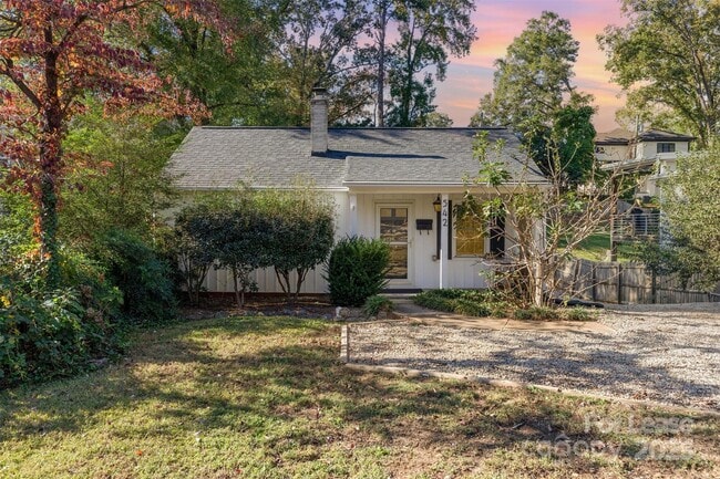 Building Photo - 542 Iverson Way