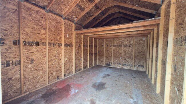 Building Photo - 355 SW Kalmia Ave
