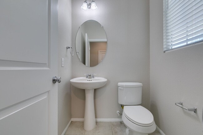 Building Photo - South West/ Mountains Edge 3 BD, 2.5 BA GATED COMMUNITY HOME