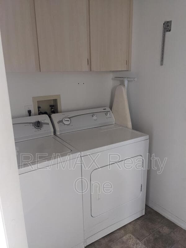 Building Photo - 271 N Lombardy Point