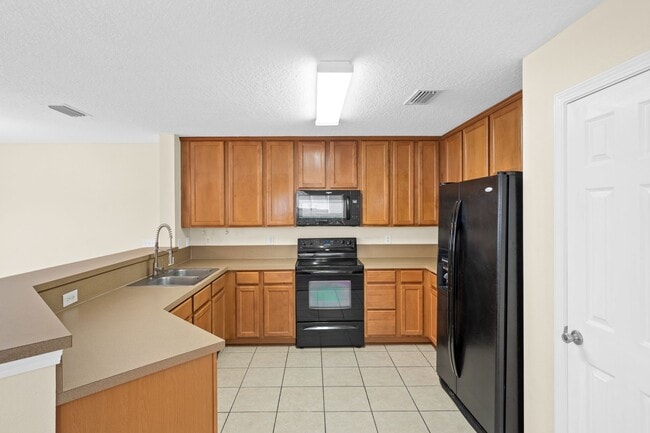 Building Photo - Gated Community