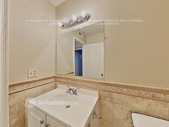 Building Photo - 270 Avenida de Suerte