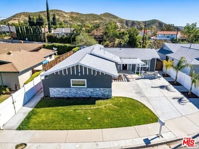 Building Photo - 28040 Ermine Pl
