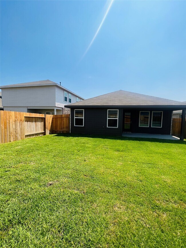 Building Photo - 5211 Mossdale Blf Ln