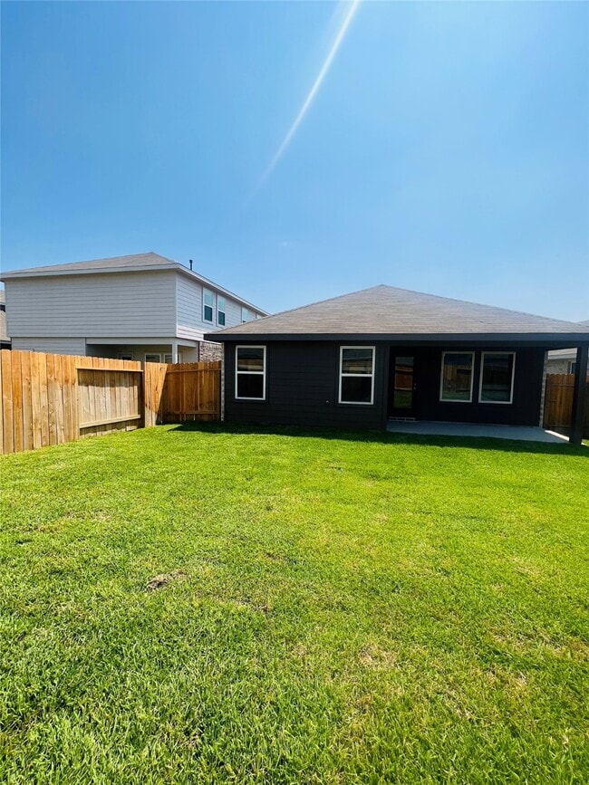 Building Photo - 5215 Mossdale Blf Ln