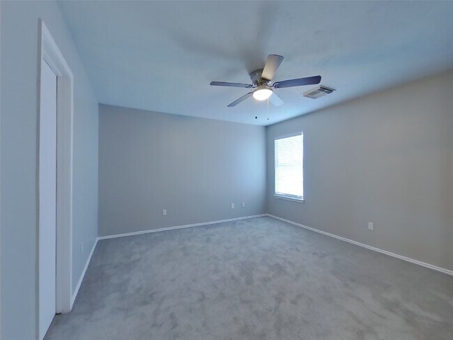 Building Photo - 16783 Fallen Timbers Dr