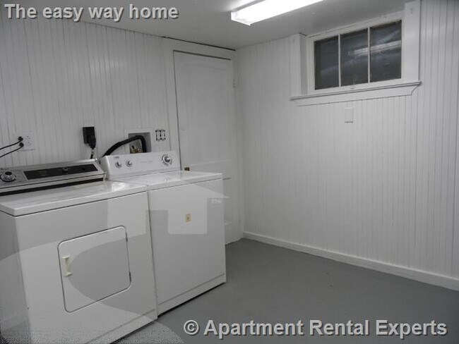 Building Photo - Medford/Tufts 2+ Bedroom - Dishwasher - La...